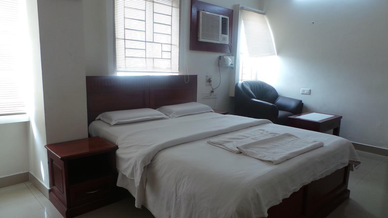 Kooloth Lake View Residency Hotel Coimbatore Esterno foto