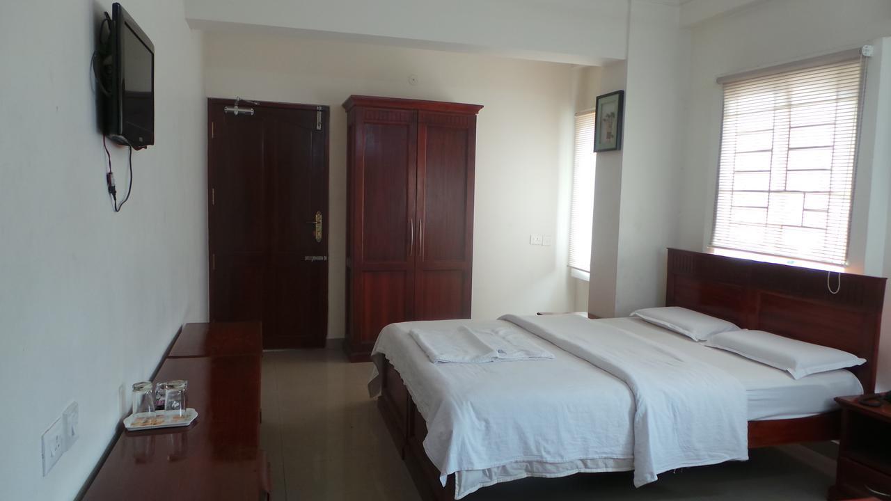 Kooloth Lake View Residency Hotel Coimbatore Esterno foto