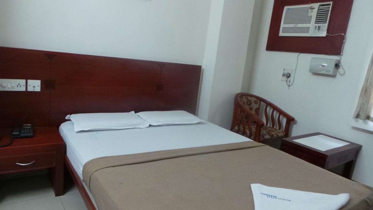 Kooloth Lake View Residency Hotel Coimbatore Esterno foto