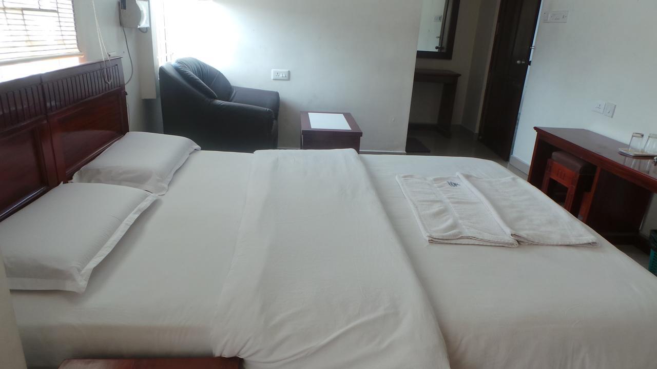 Kooloth Lake View Residency Hotel Coimbatore Esterno foto